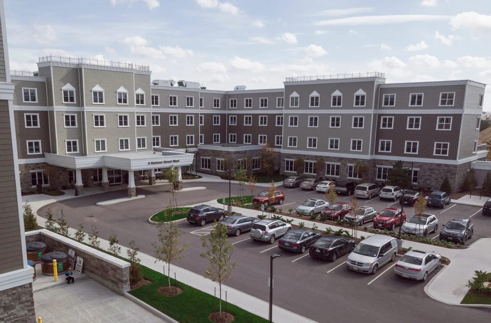 SeniorHome.ca - Chartwell Balmoral Place Retirement Community