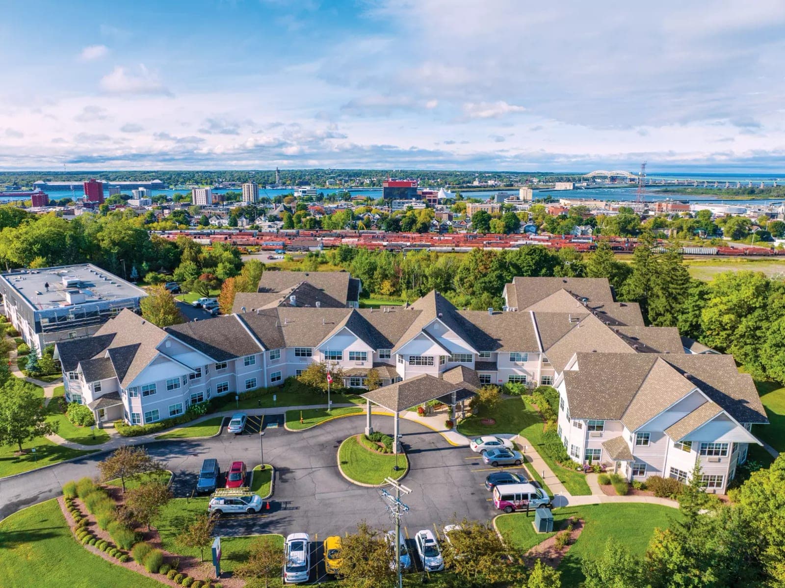 SeniorHome.ca - Chartwell Collegiate Heights Retirement Residence