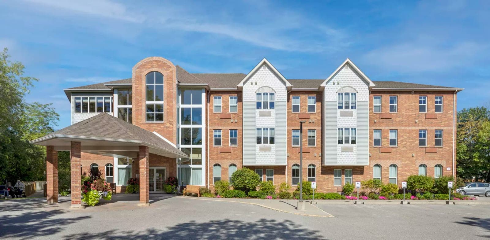 SeniorHome.ca - Chartwell Jackson Creek Retirement Residence