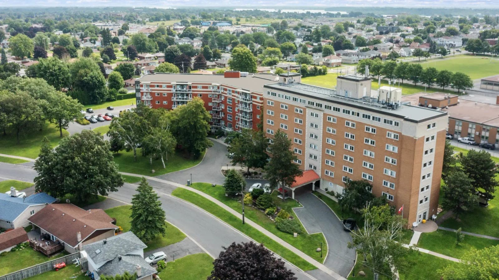 SeniorHome.ca - Chartwell McConnell Retirement Residence