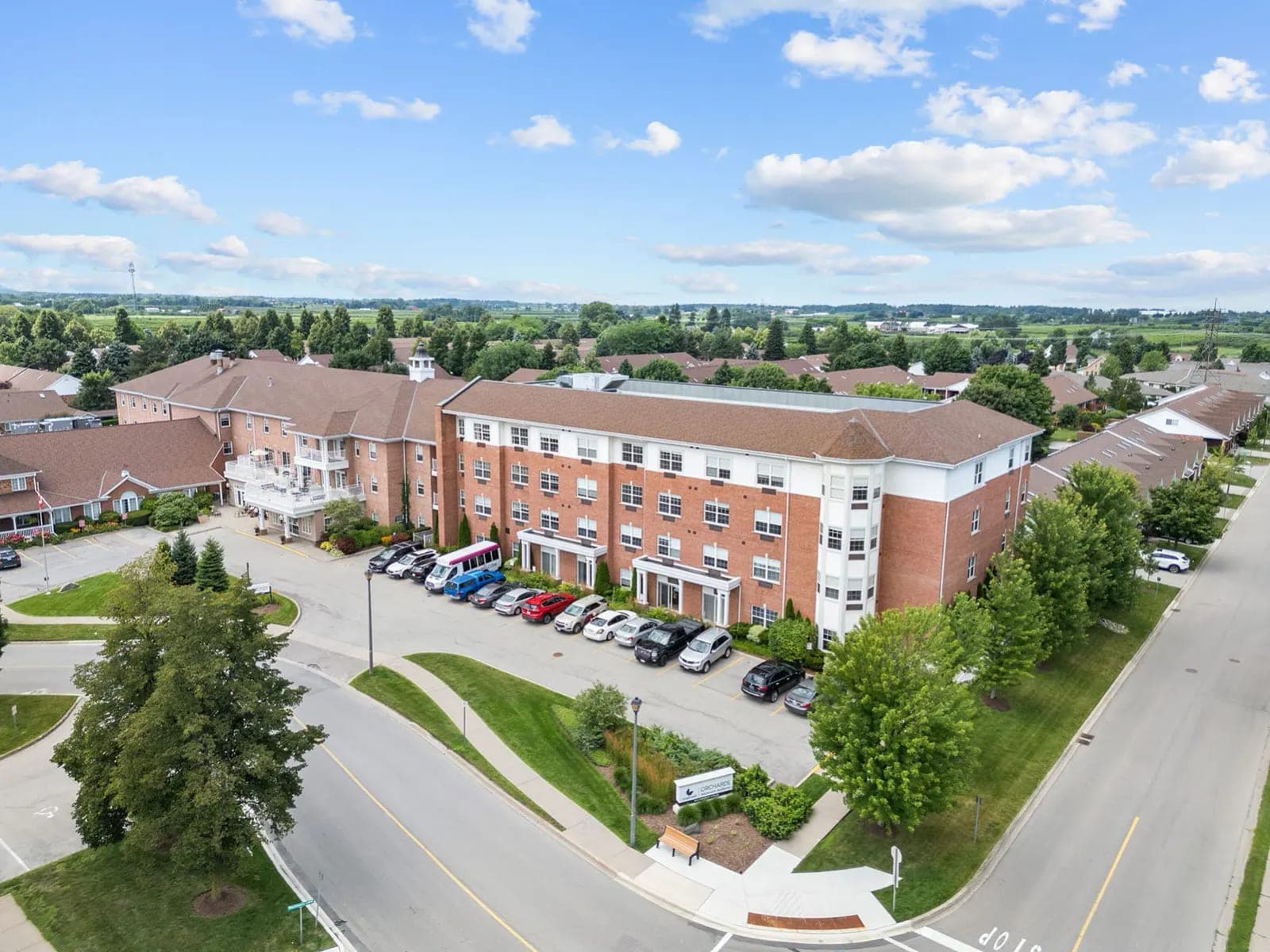 SeniorHome.ca - Chartwell Orchards Retirement Residence