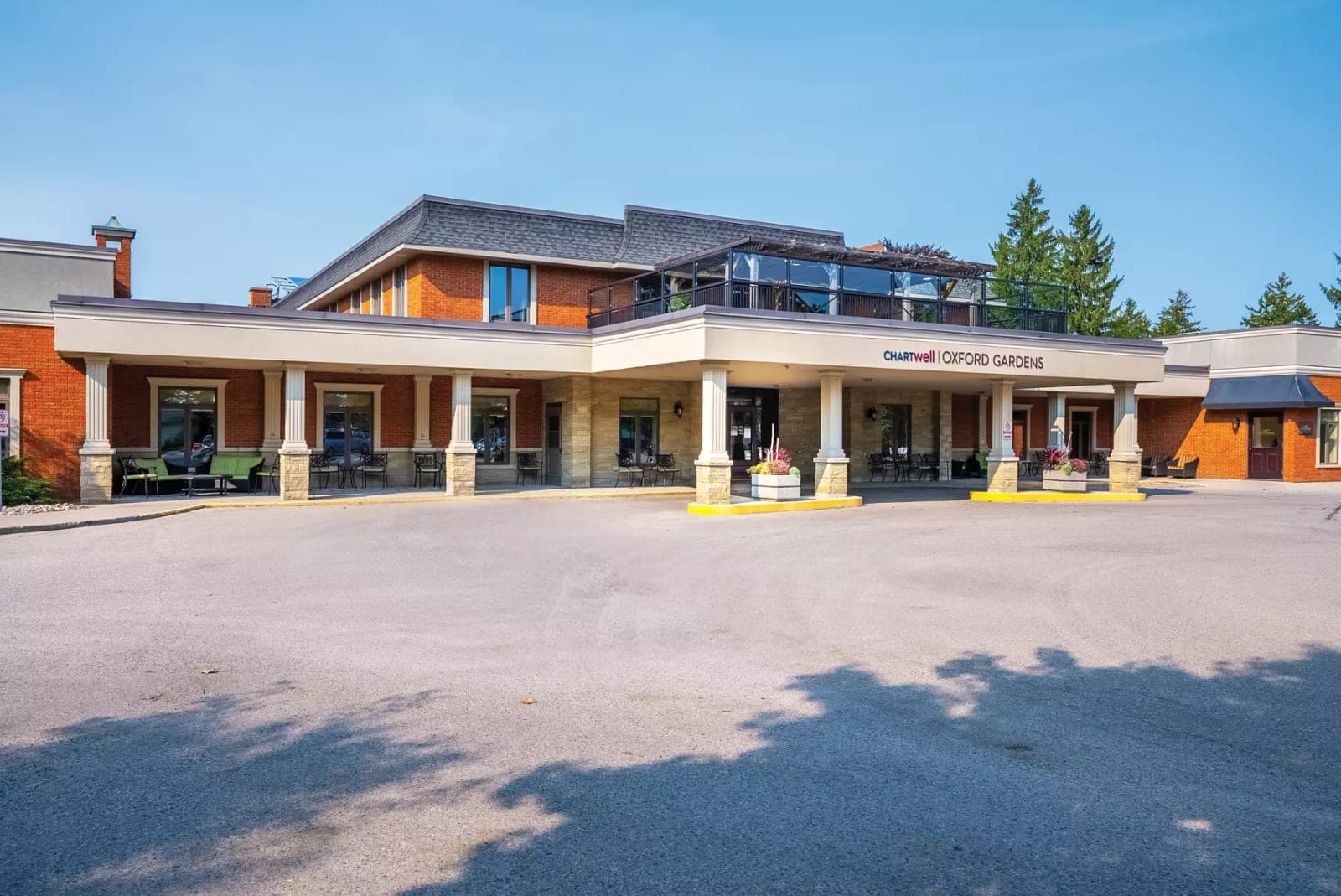 SeniorHome.ca - Chartwell Oxford Gardens Retirement Residence