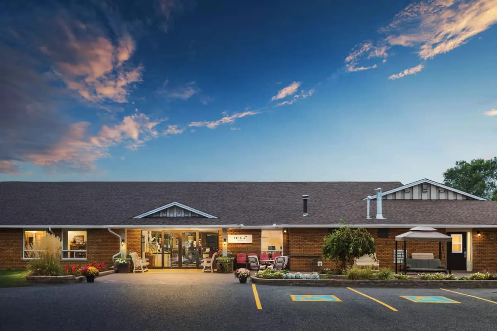 SeniorHome.ca - Chartwell Pinewood Retirement Residence