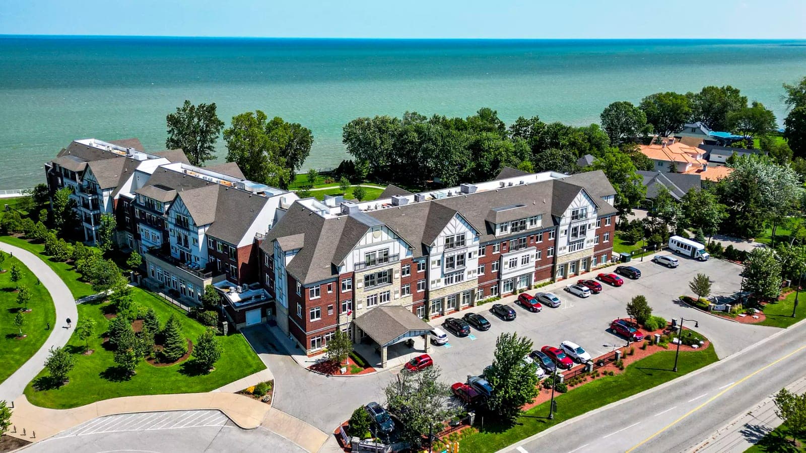 SeniorHome.ca - Chartwell St. Clair Beach Retirement Residence