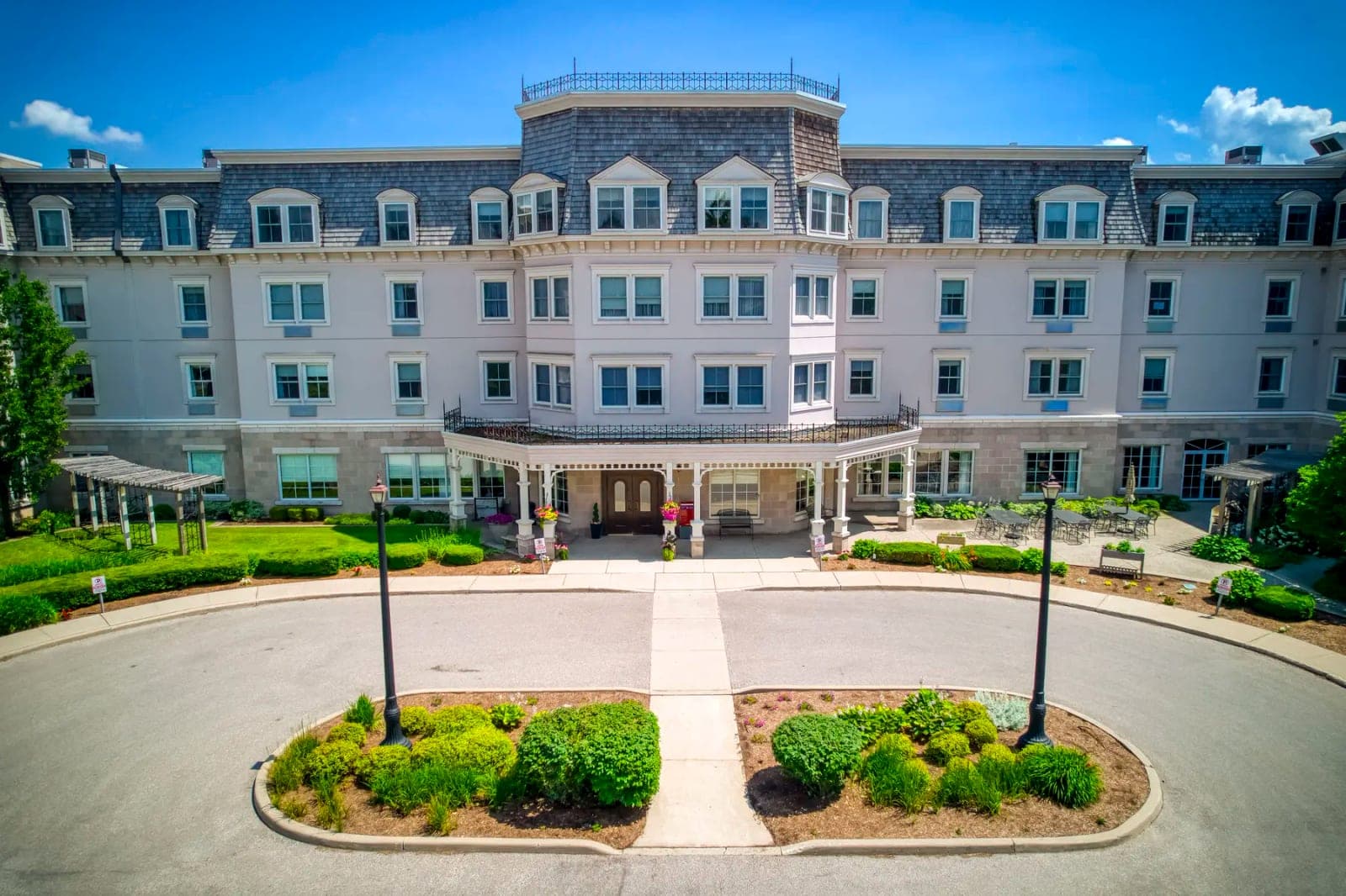 SeniorHome.ca - Chartwell Wellington Park Retirement Residence