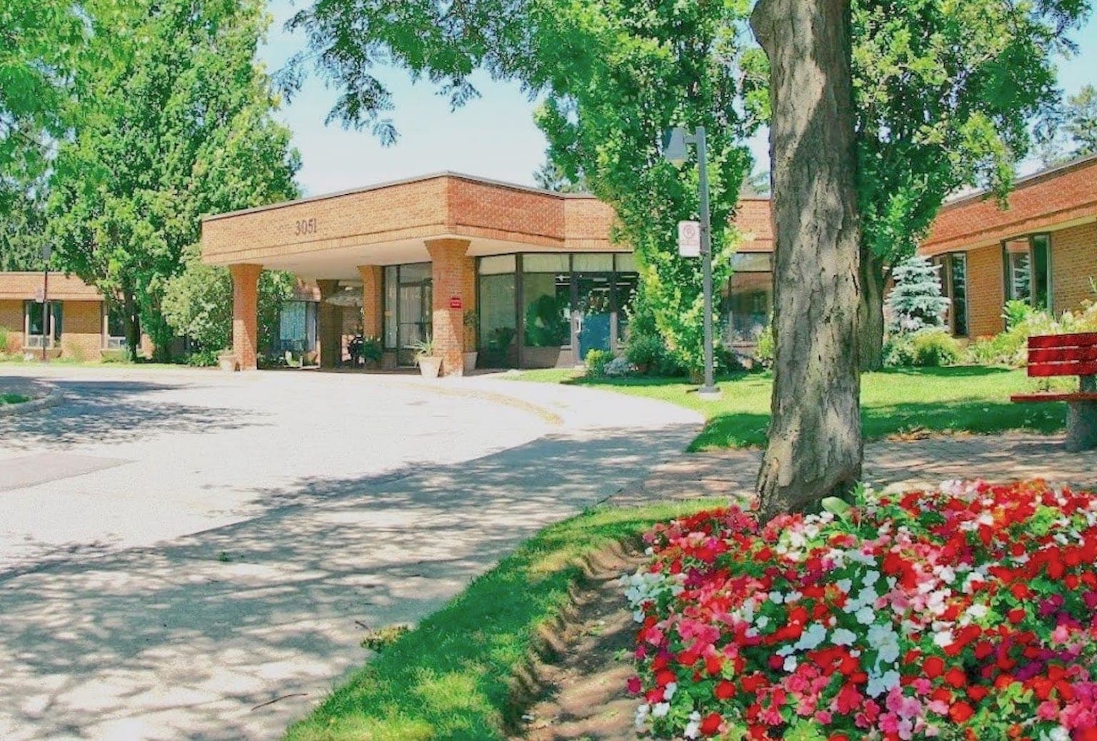 SeniorHome.ca - Constitution Place