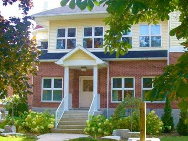 SeniorHome.ca - Errinrung Retirement Community