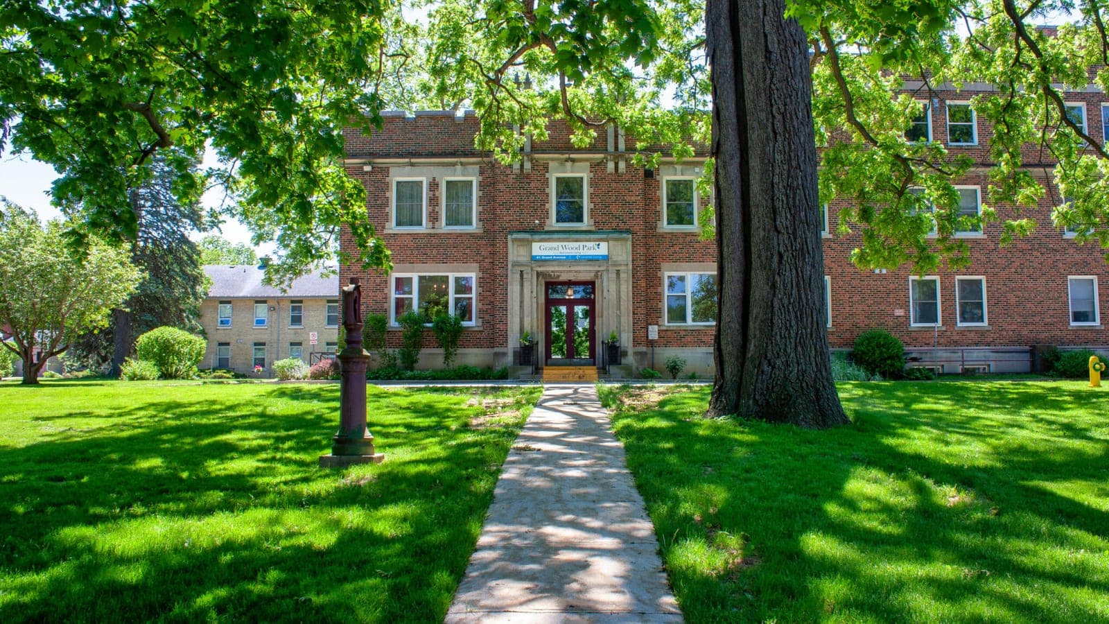 SeniorHome.ca - Grand Wood Park
