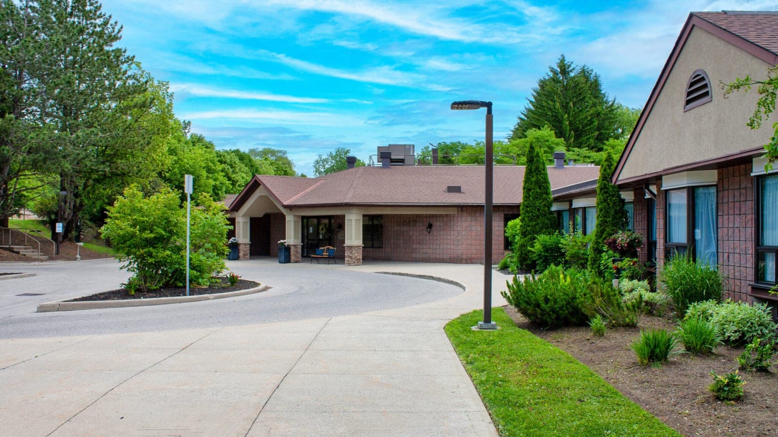 SeniorHome.ca - Horizon Place