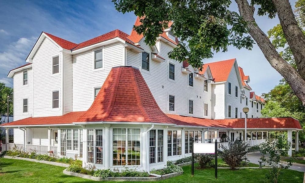 SeniorHome.ca - James Street Retirement Residence