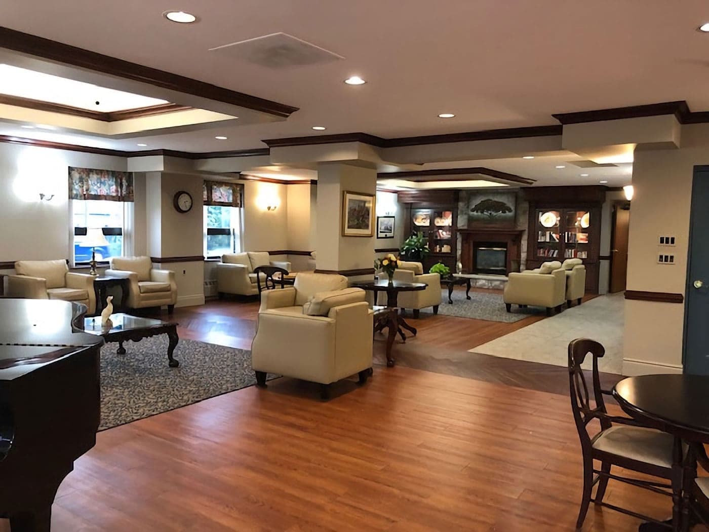 SeniorHome.ca - Kingsway Lodge