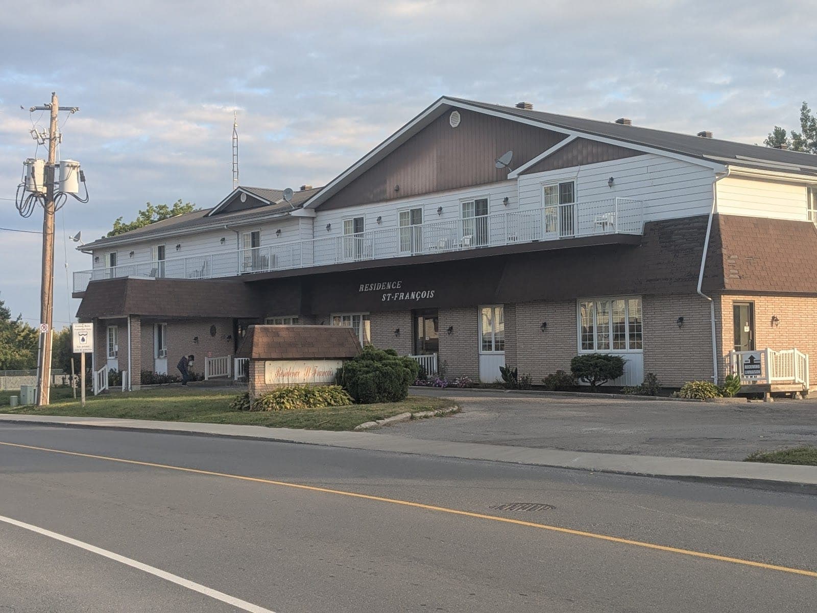 Résidence St. François (photo: Justin Quesnel (SlyTheFloof), via Google)