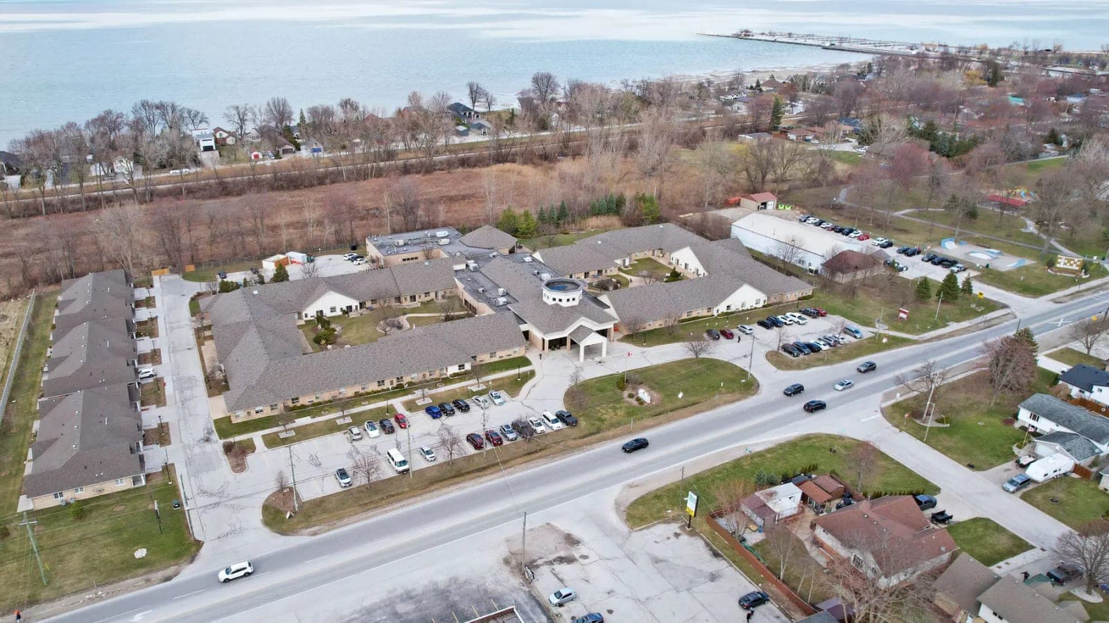 SeniorHome.ca - Seasons Belle River