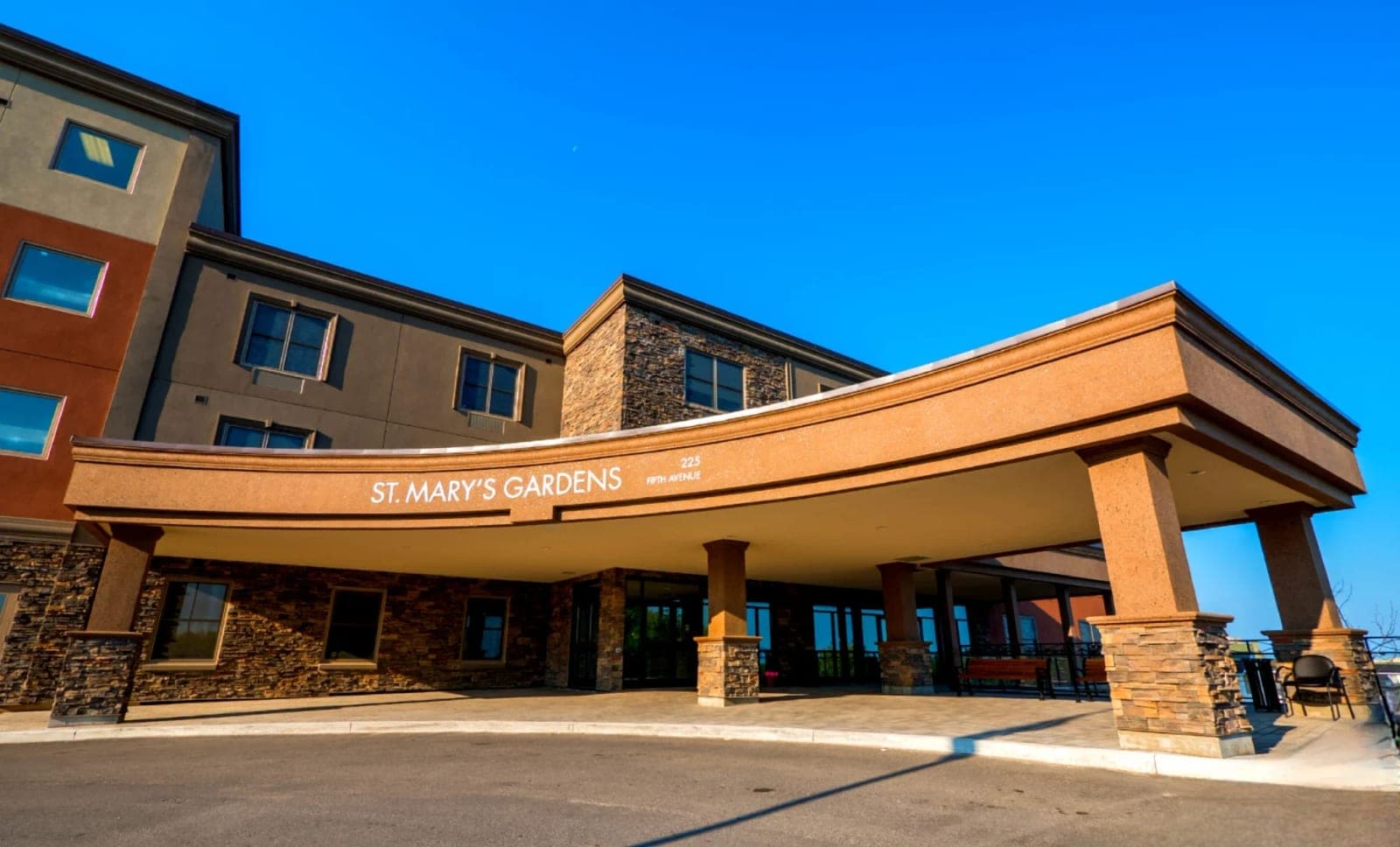 SeniorHome.ca - St. Mary's Gardens