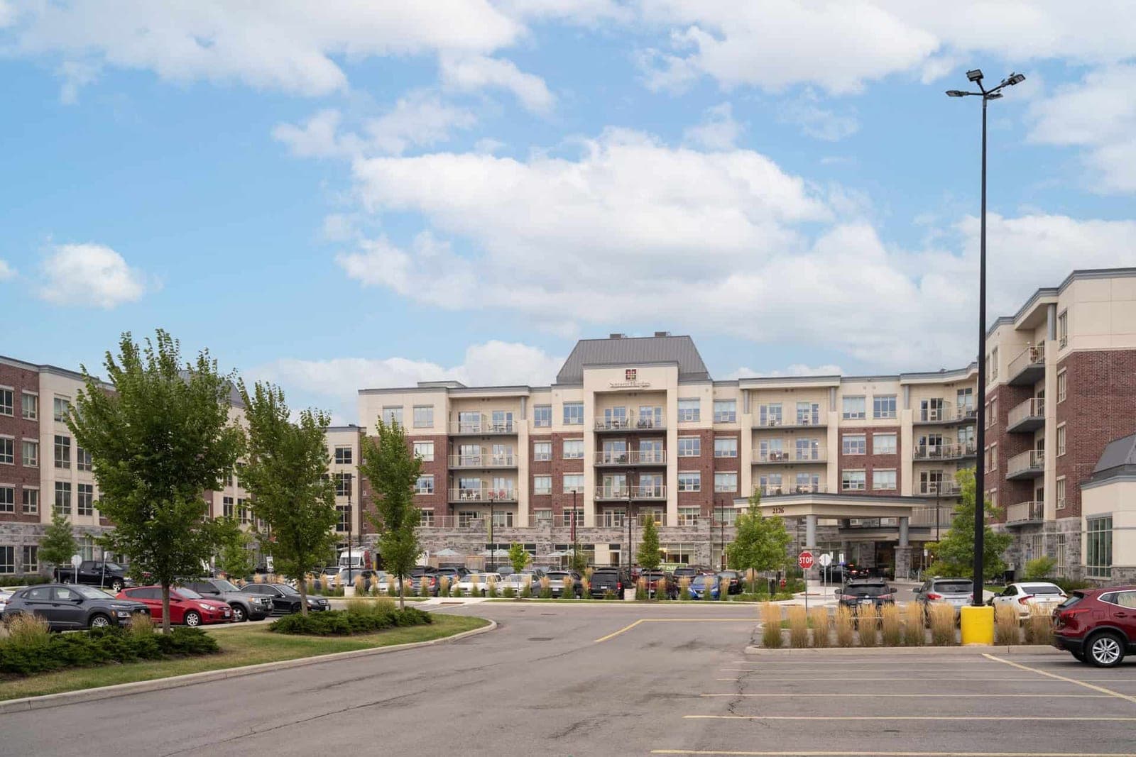 SeniorHome.ca - Summit Heights Retirement Residence