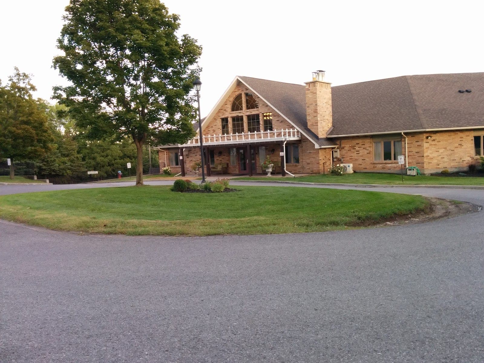 The Riverine Independent and Retirement Living (photo: John Miller, via Google)