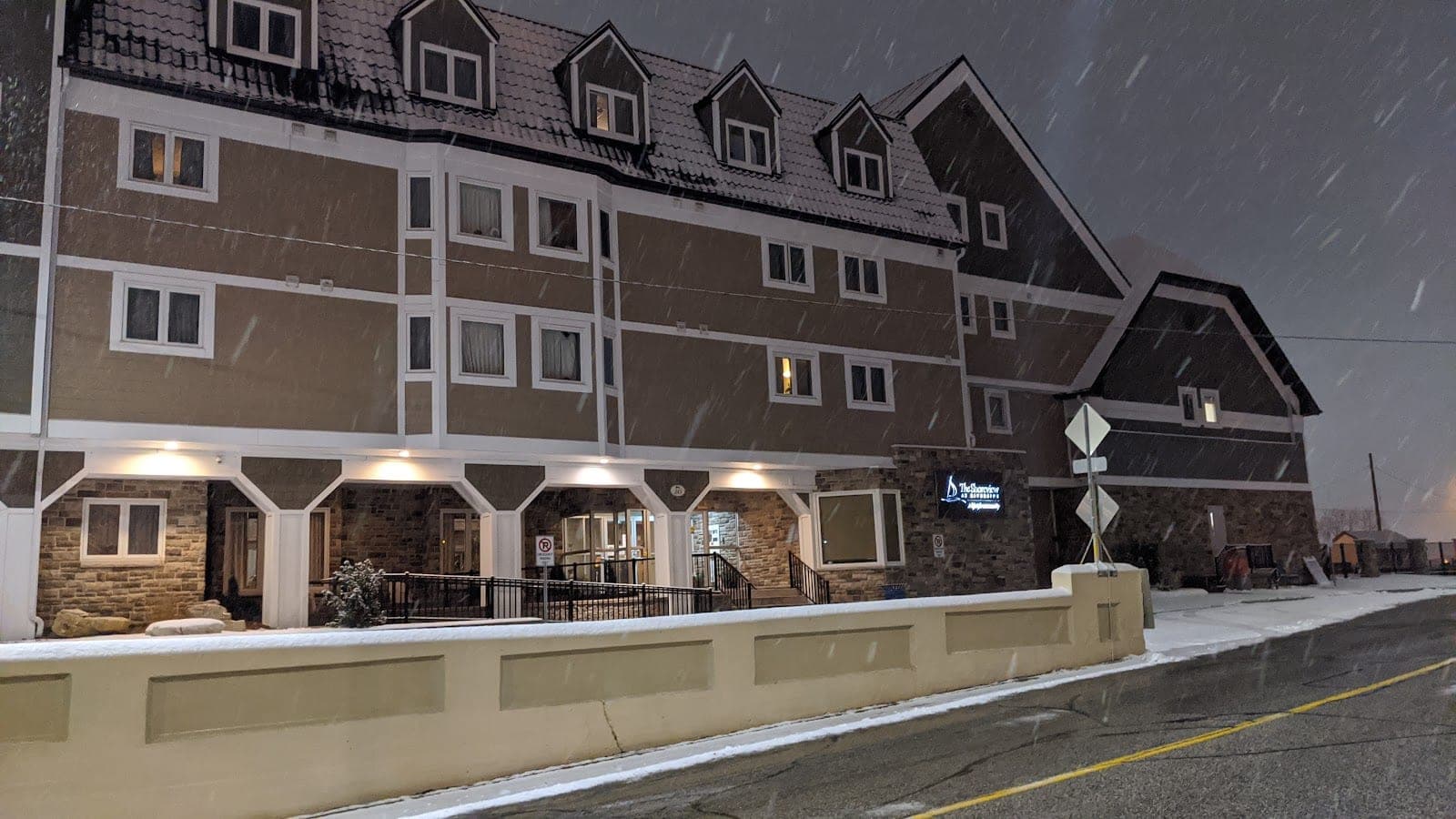 The Shoreview at Riverside (photo: Interloper, via Google)