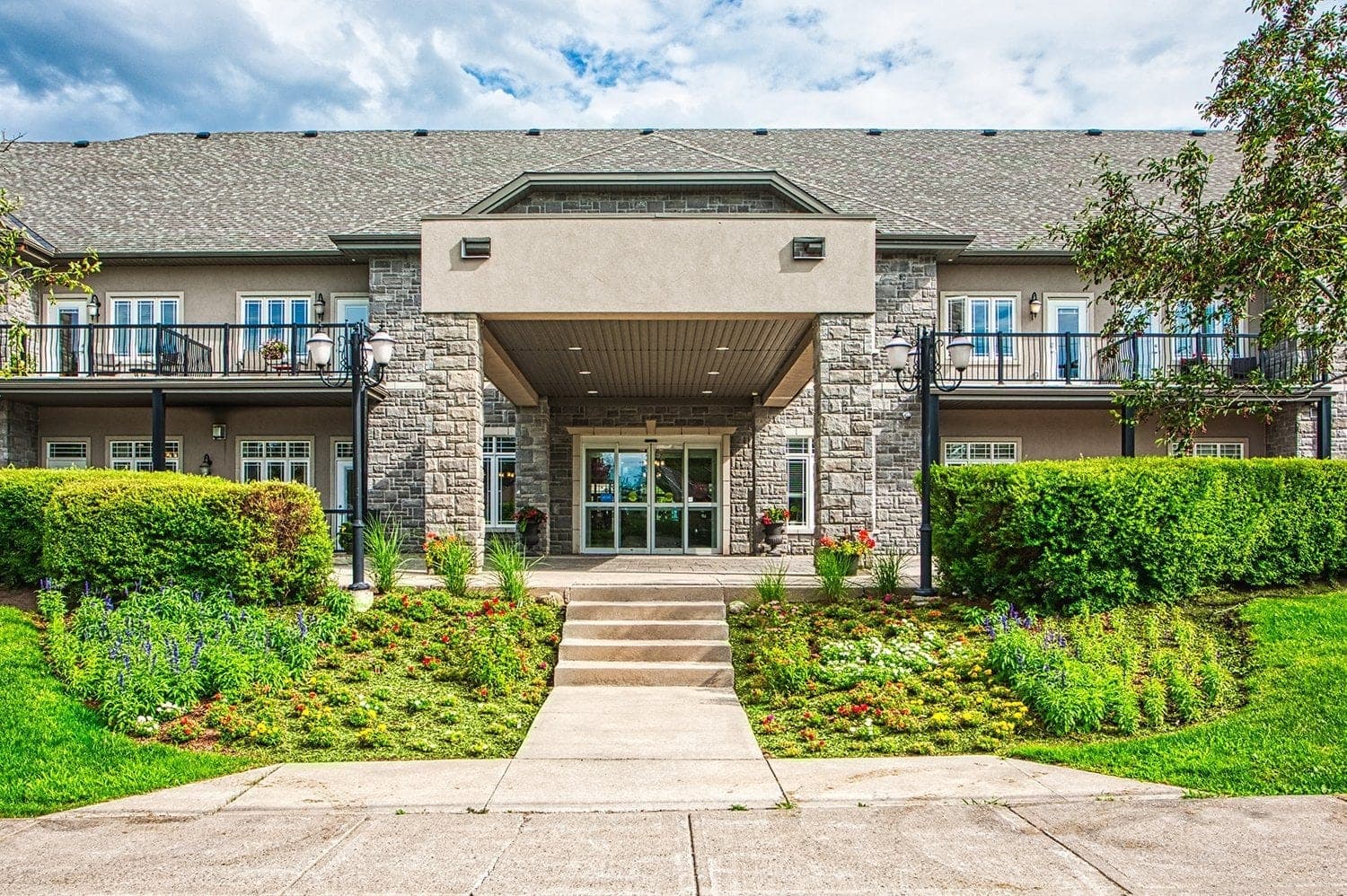 SeniorHome.ca - Windsor Park Manor