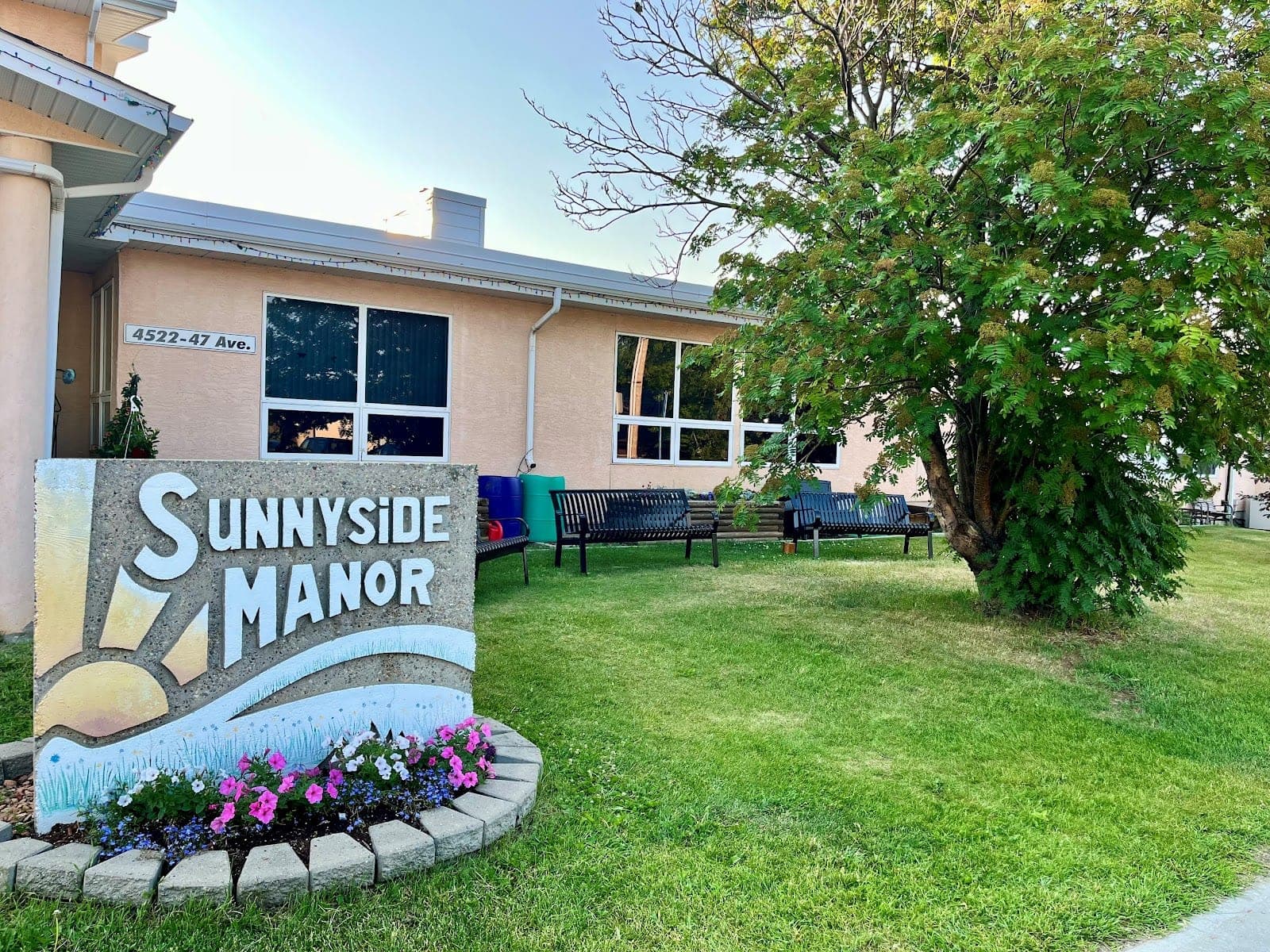 Sunnyside Manor (photo: Brigitte Sakaluk, via Google)