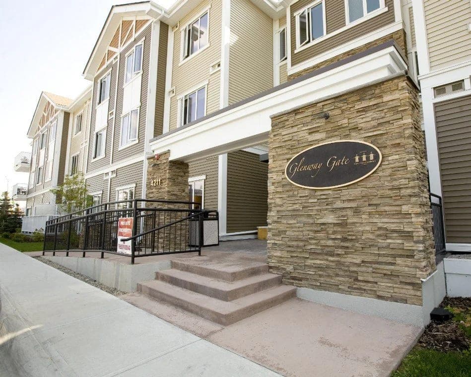 SeniorHome.ca - Peter Coyle Place