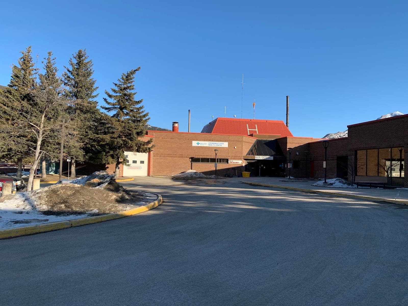 Crowsnest Pass Health Centre (photo: Arildo Yank (arildoyank_photography), via Google)