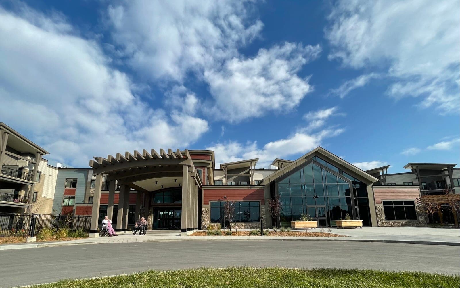SeniorHome.ca - Pine Valley Lodge