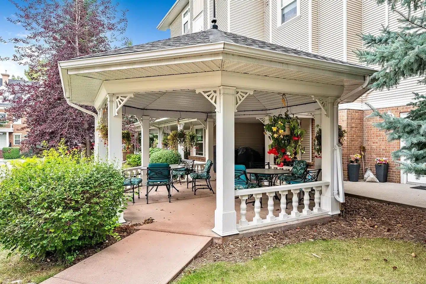 SeniorHome.ca - Manor Village At Garrison Woods (The)