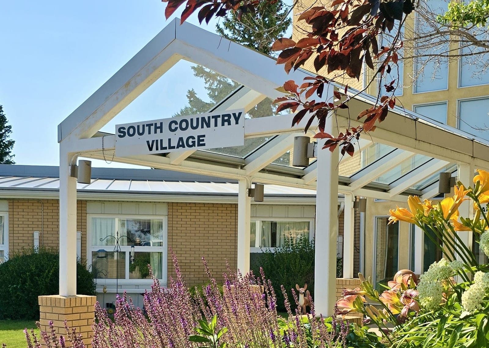 SeniorHome.ca - Sunnyside Care Centre (South Country Village)