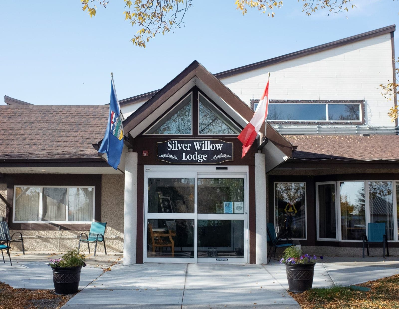 SeniorHome.ca - Silver Willow Lodge
