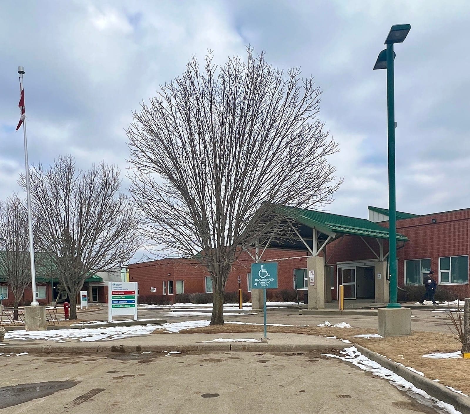 Slave Lake Healthcare Centre (photo: J Sampson, via Google)