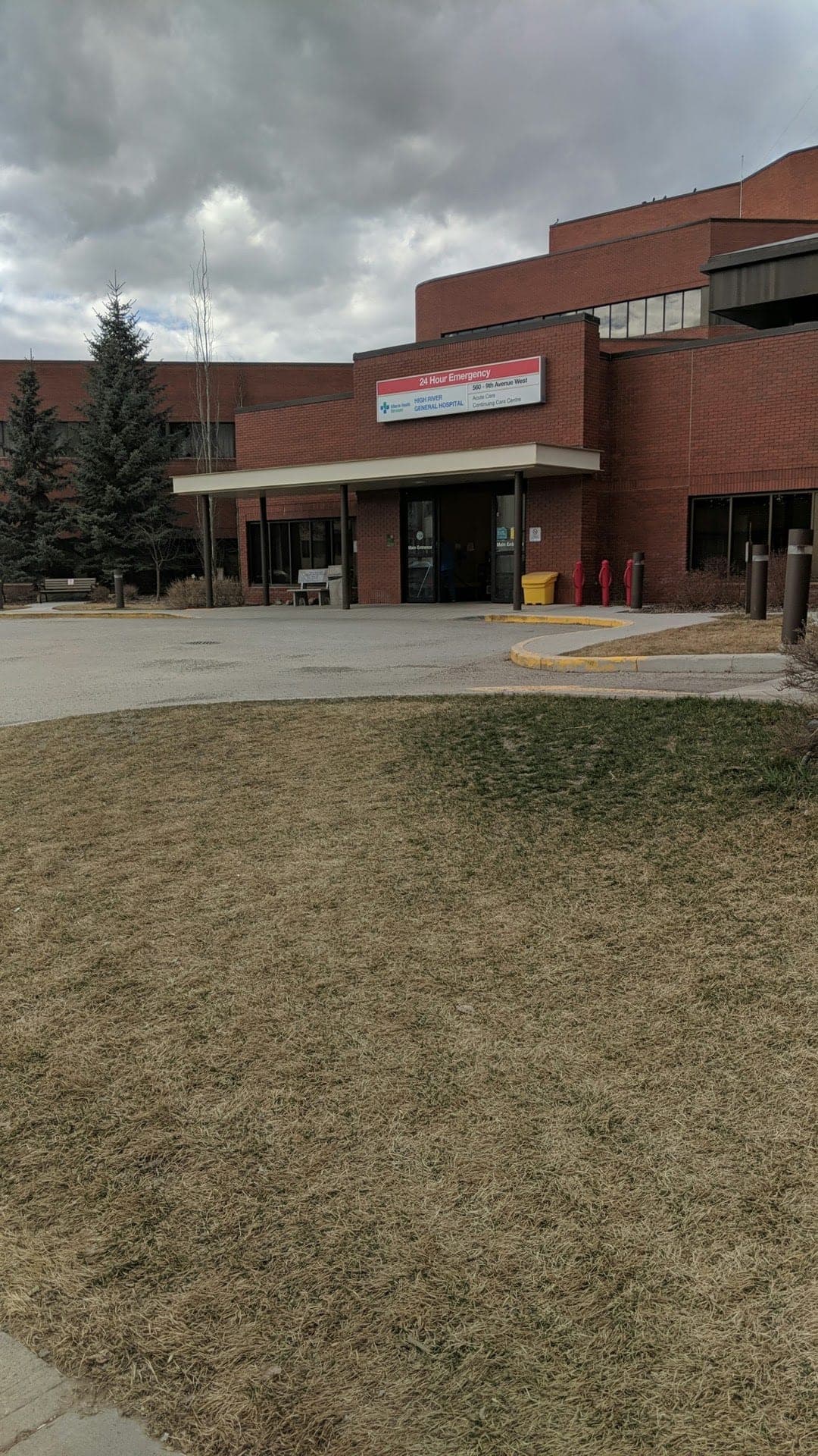 High River General Hospital (photo: C T, via Google)