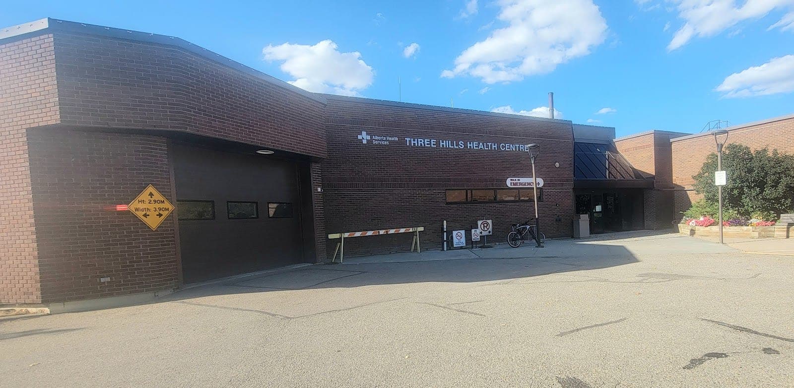 Three Hills Health Centre (photo: iamthe_Gladiator RB, via Google)