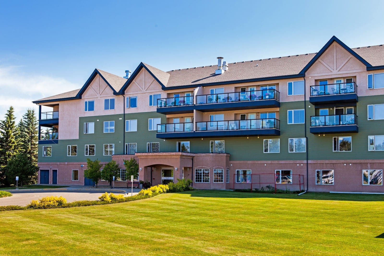 Royal Oak Manor (photo: Royal Oak Village by Christenson Communities, via Google)