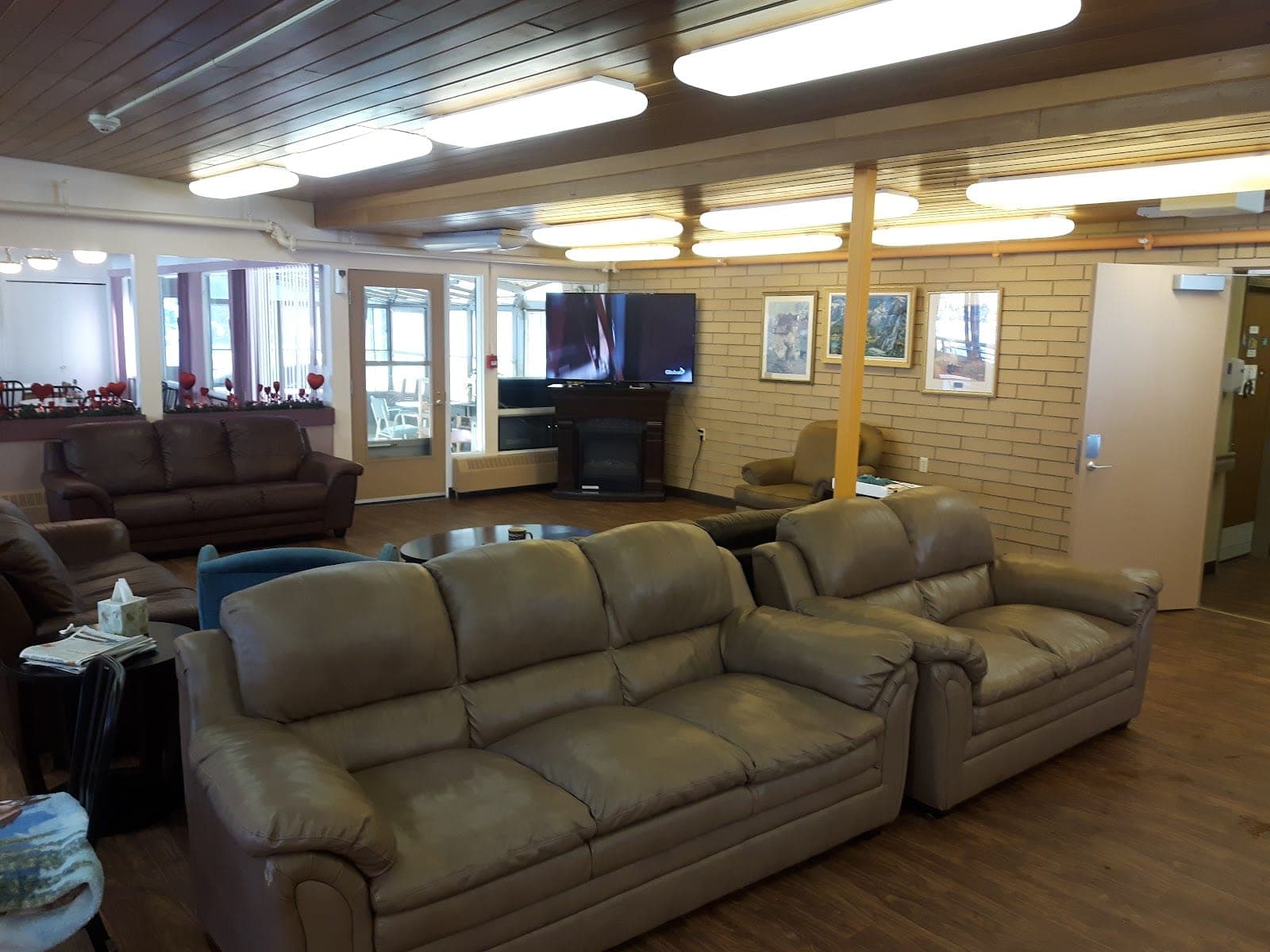 Vilna Lodge (photo: Hank Holowaychuk, via Google)