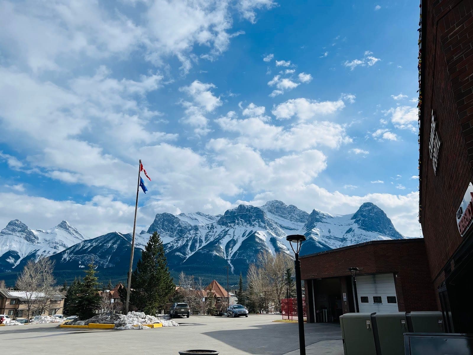 Canmore General Hospital (Golden Eagle View Ltc) (photo: Warren, via Google)