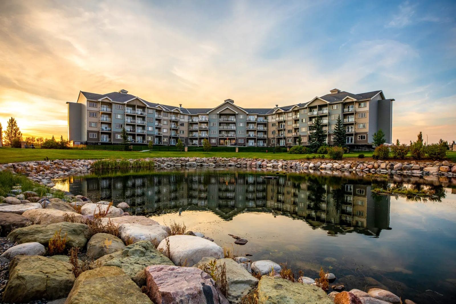 SeniorHome.ca - Seasons Lethbridge Gardens