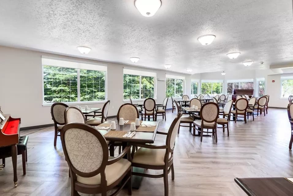 SeniorHome.ca - Chartwell St. Albert