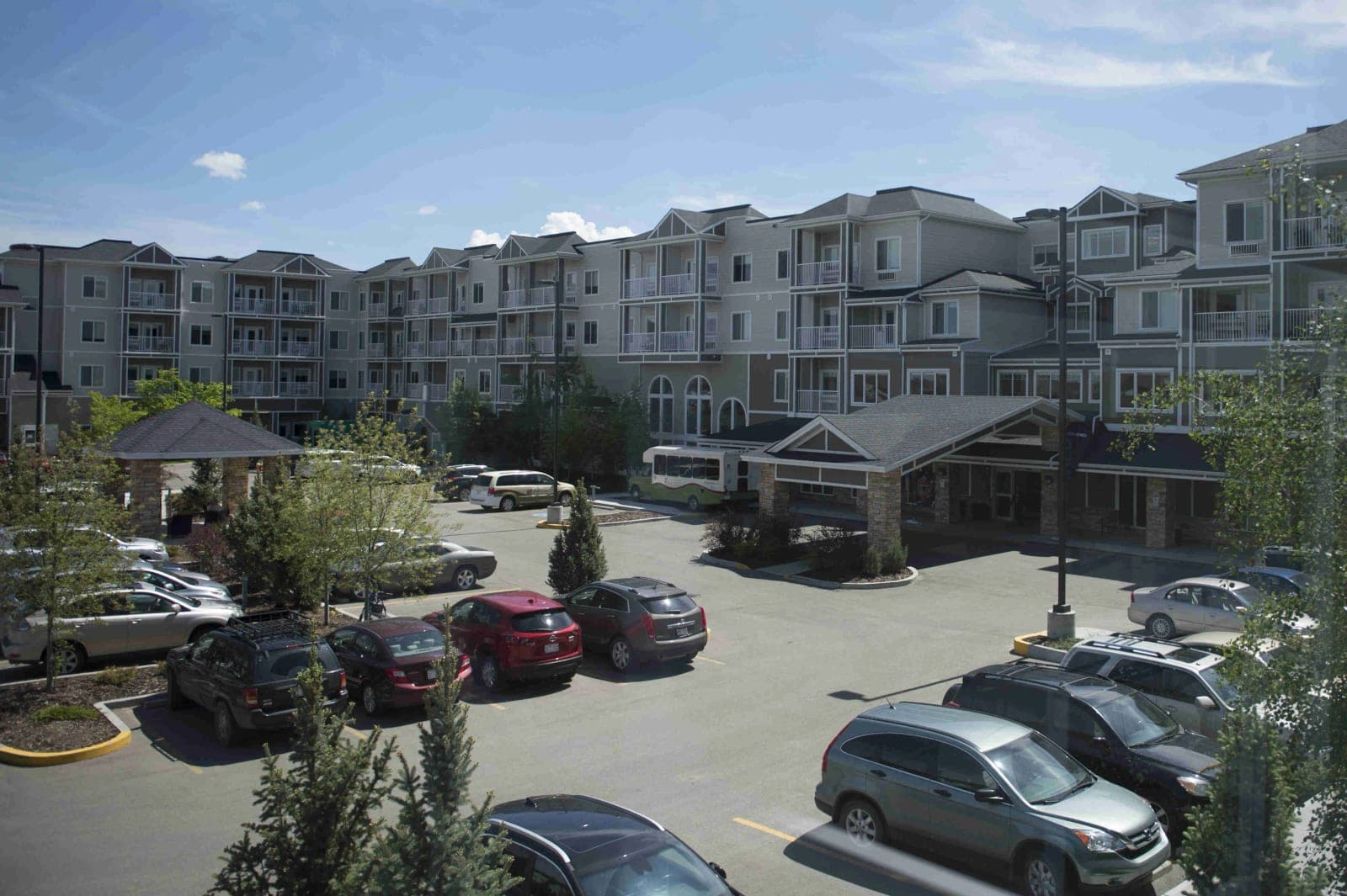 SeniorHome.ca - Lewis Estates Retirement Residence