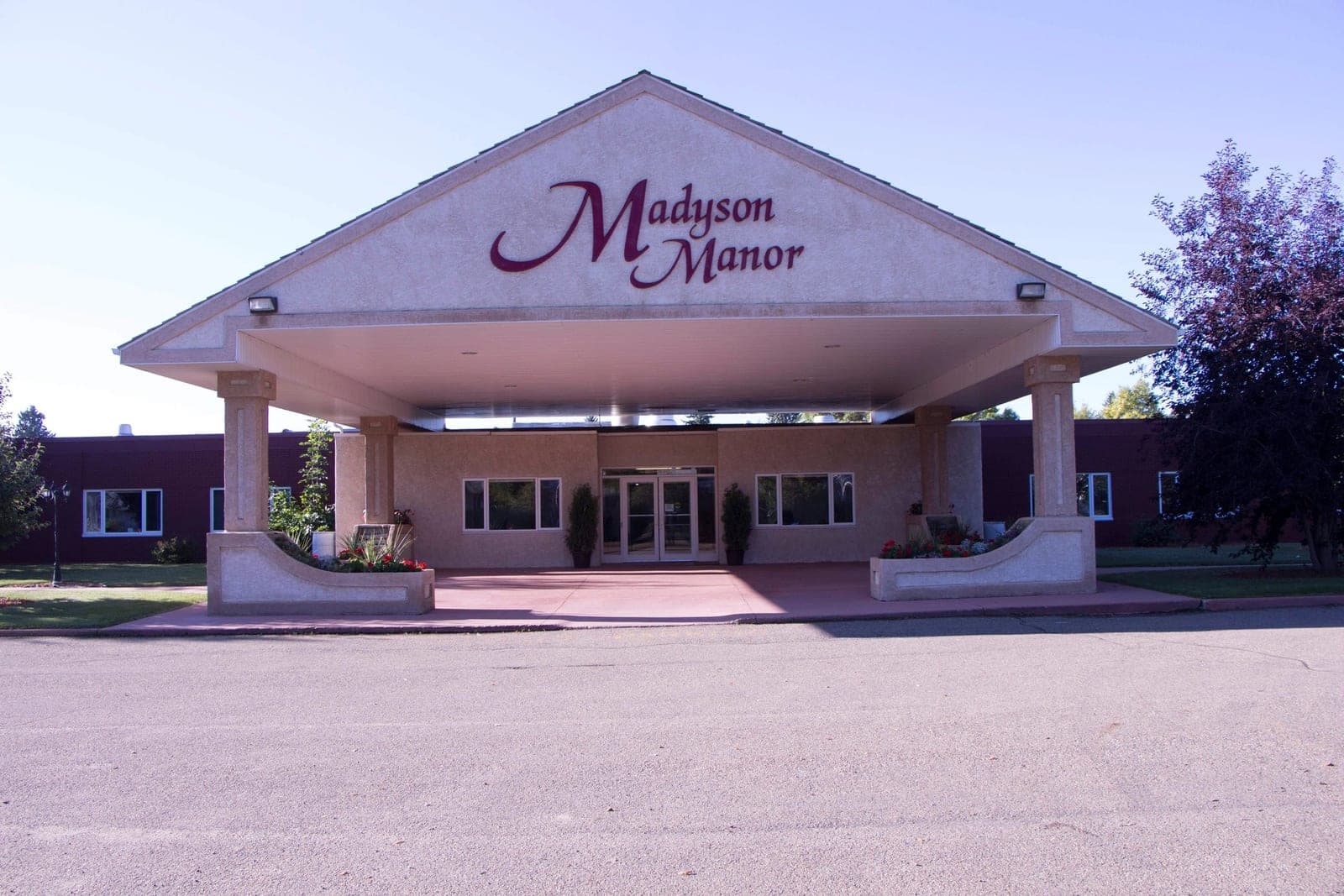 SeniorHome.ca - Madyson Manor