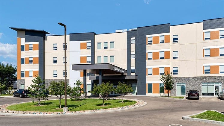 SeniorHome.ca - Medicine Hat Care Community