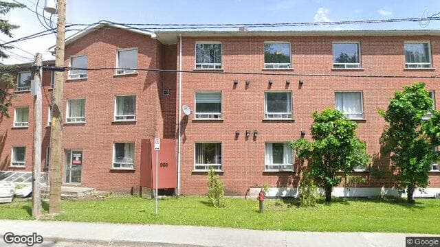 Les Résidences Unique Sherbrooke (Google Street View)