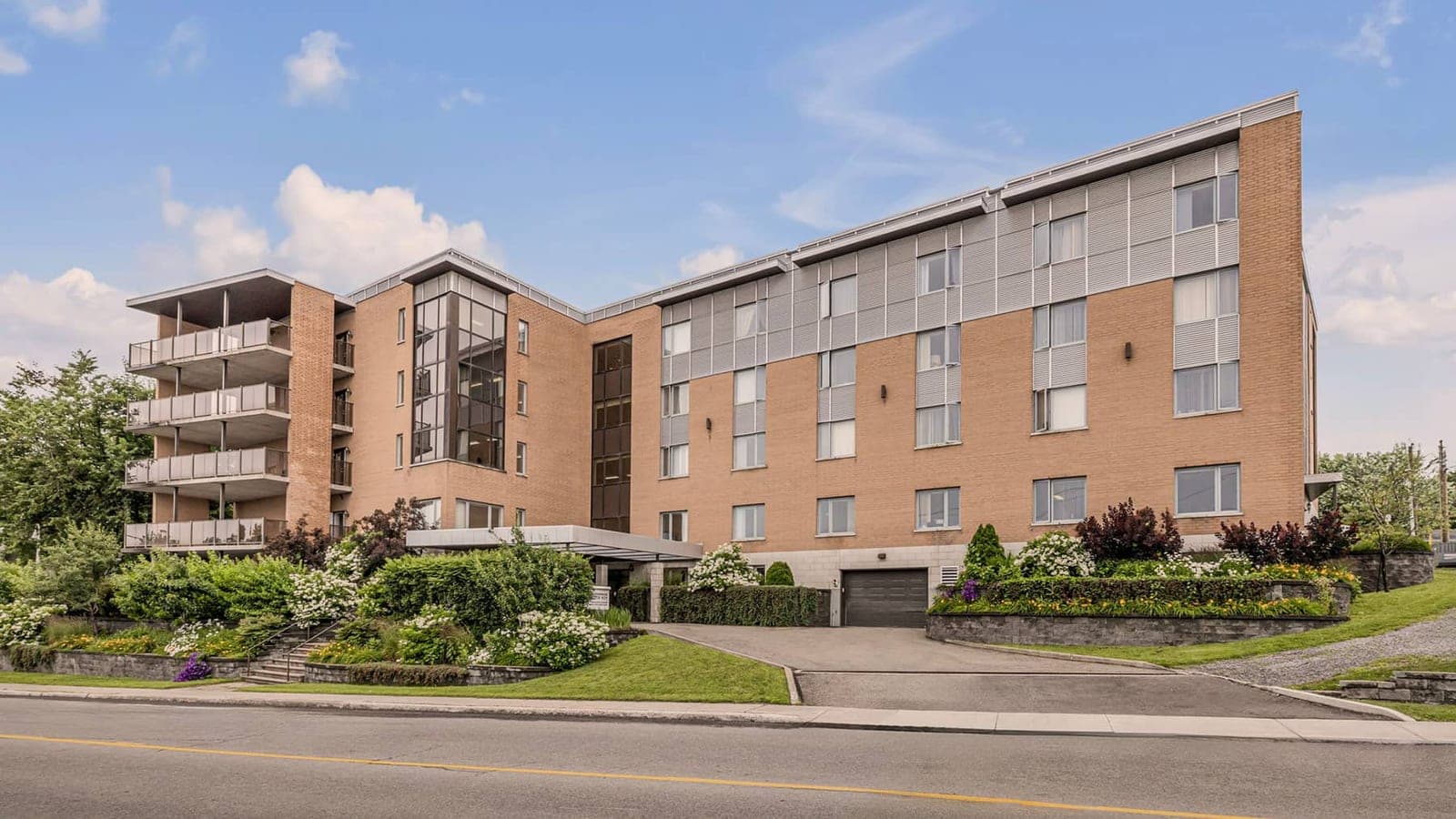 SeniorHome.ca - Les Résidences Chanoine-Scott Inc.