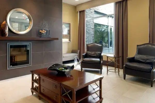 SeniorHome.ca - Amica Riverside