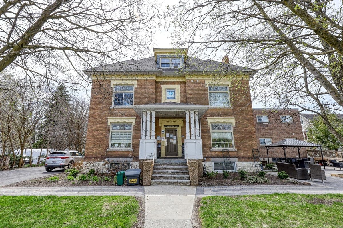 SeniorHome.ca - Aylmer Retirement Residence
