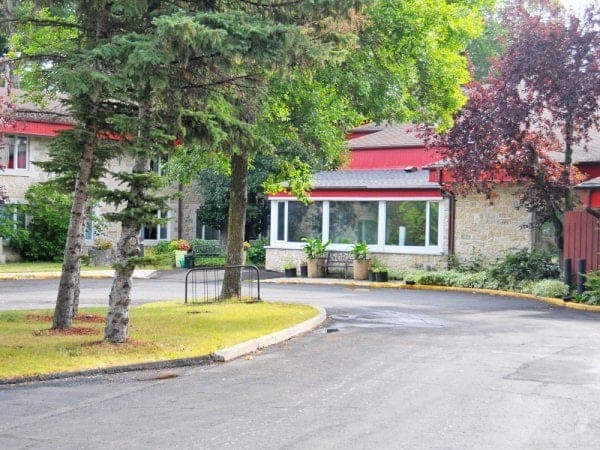 SeniorHome.ca - Extendicare Red River Place