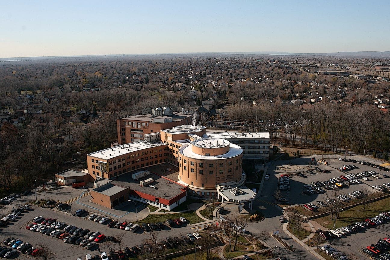 Hôpital Général du Lakeshore (photo: Aircam Quebec, via Google)