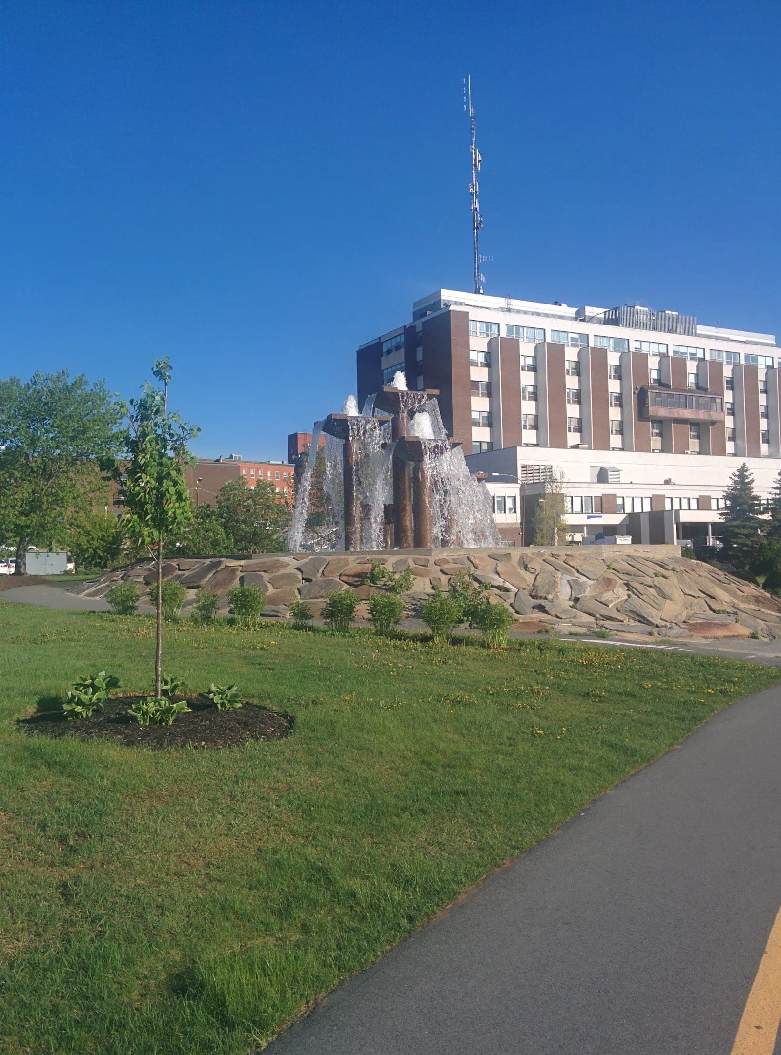 Hôpital de Rouyn-Noranda (photo: Jean Descoteaux, via Google)