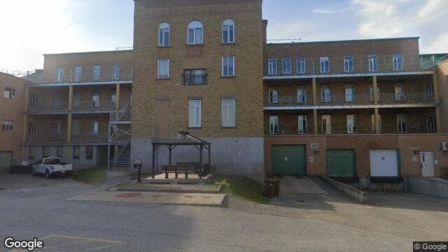 Centre Multiservices de Santé et de Services Sociaux Sainte-Anne (Google Street View)