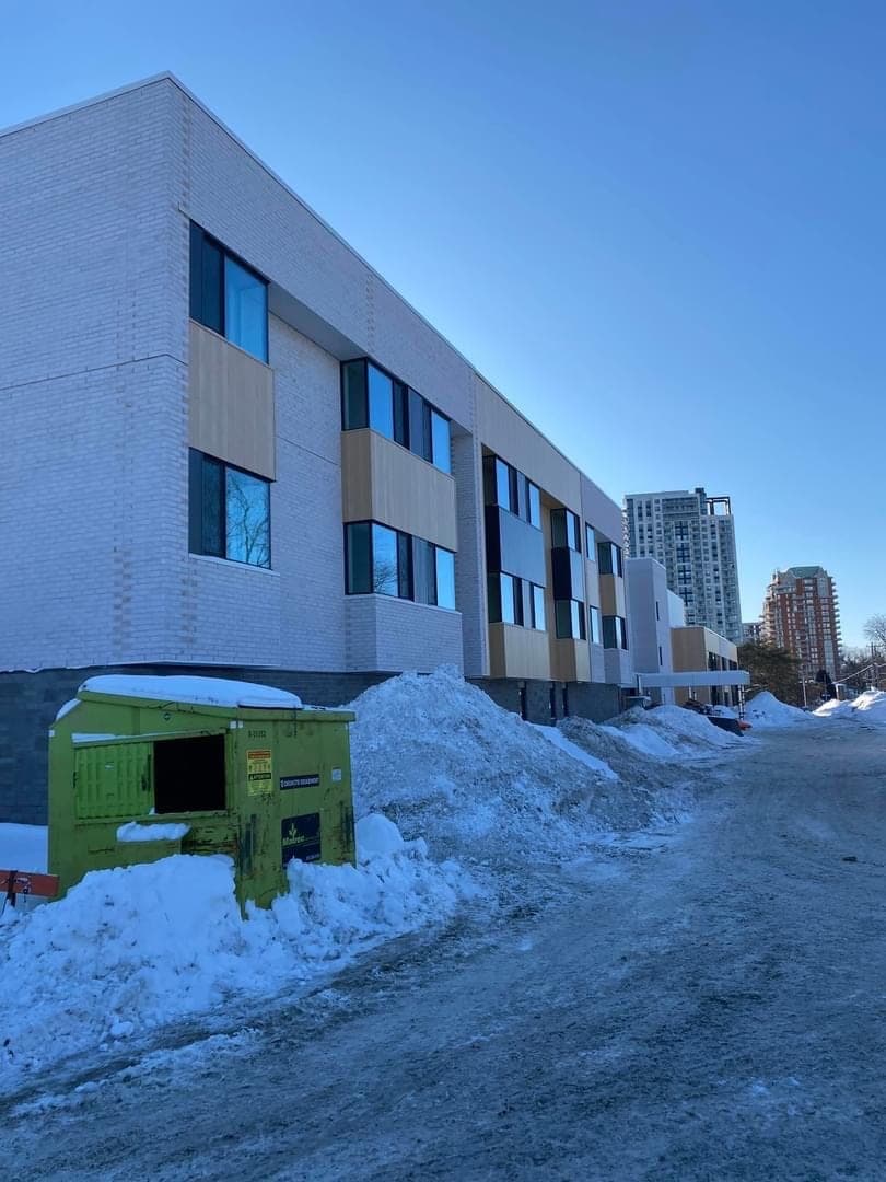 Maison des Aînés de Chomedey (photo: Annik Lallier, via Google)