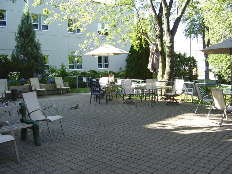 SeniorHome.ca - Centre d'hébergement et de soins de longue durée Montérégie